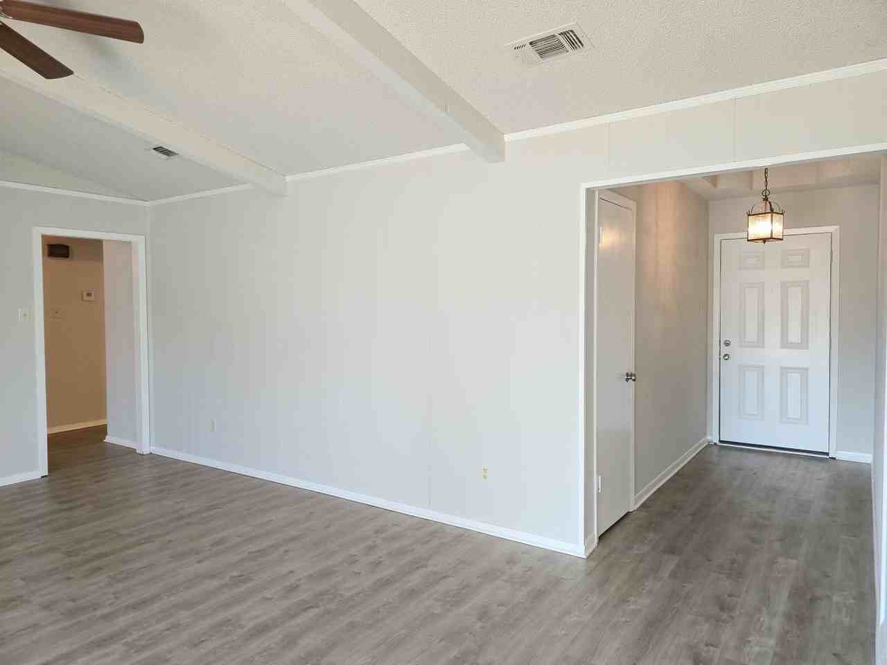 132 Travis Ln - Photo 2 of 19