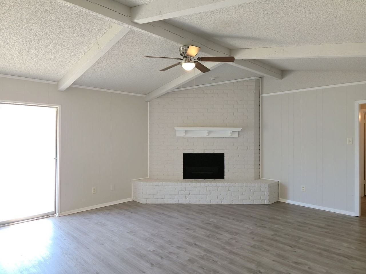 132 Travis Ln - Photo 3 of 19