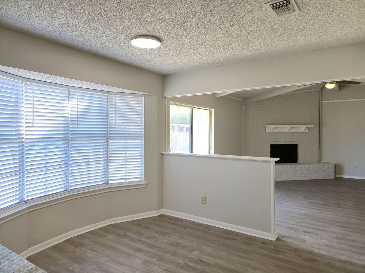 132 Travis Ln - Photo 4 of 19