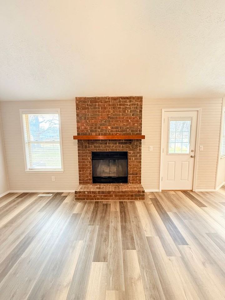 2025 S Golden Ave - Photo 3 of 24