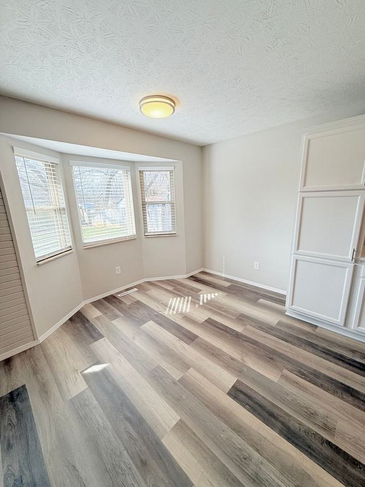 2025 S Golden Ave - Photo 5 of 24