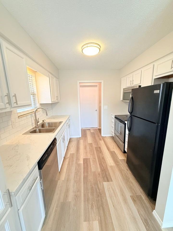 2025 S Golden Ave - Photo 7 of 24