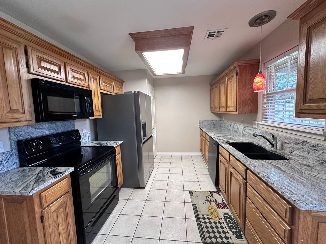 3904 Sw Hansom Loop - Photo 5 of 35