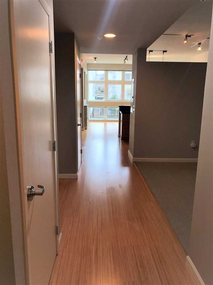 17 W Mercer St #219 - Photo 3 of 11