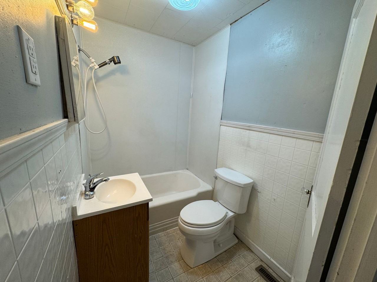 402 N 8th St - Photo 6 of 11