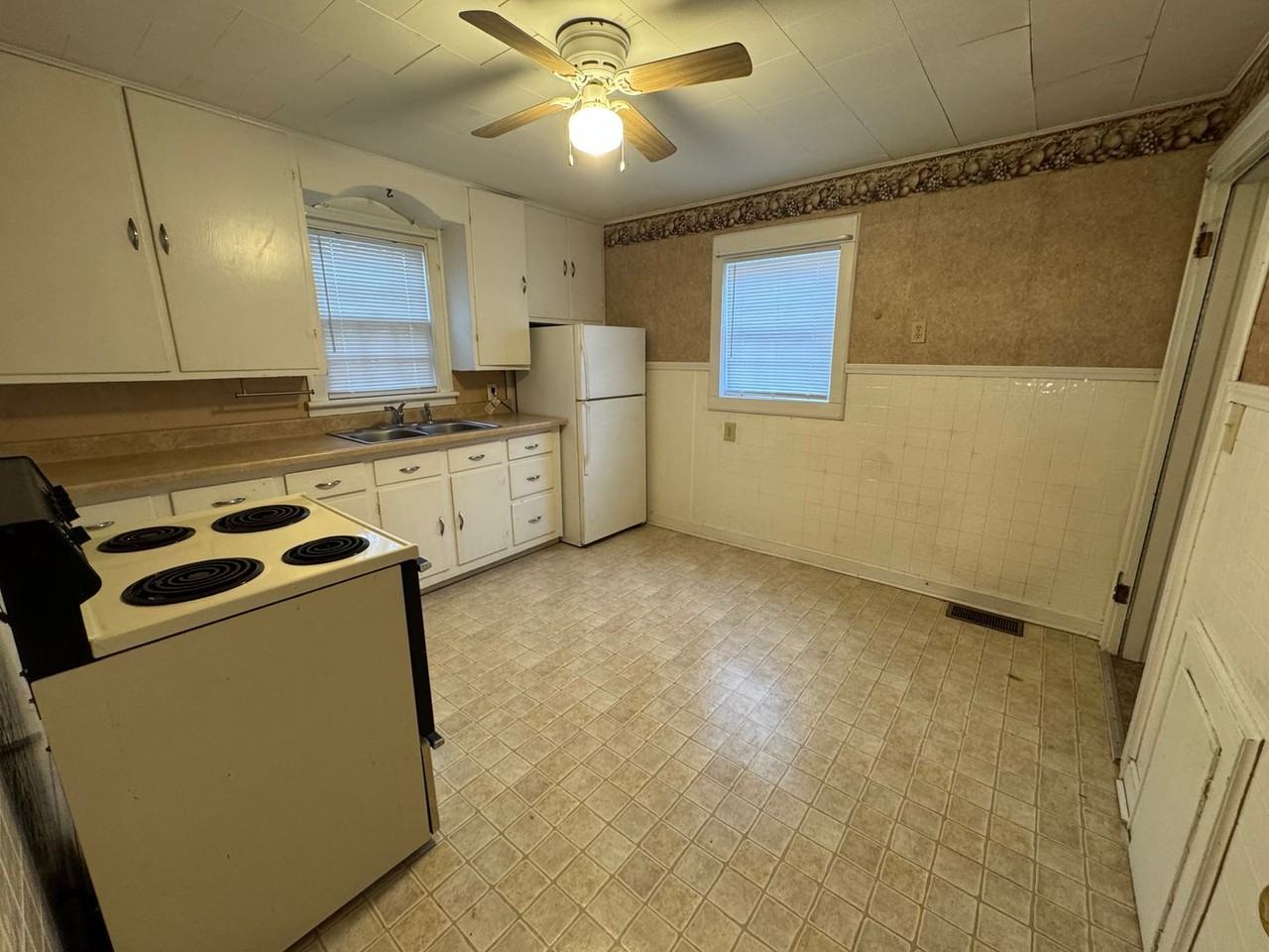 402 N 8th St - Photo 7 of 11