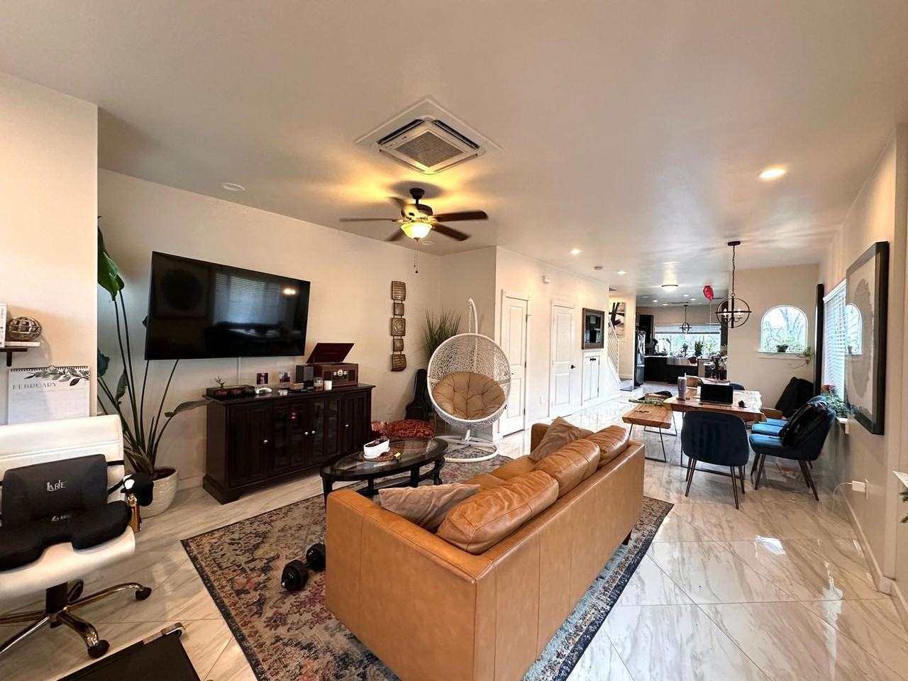 5004 Rowena Ave - Photo 5 of 24