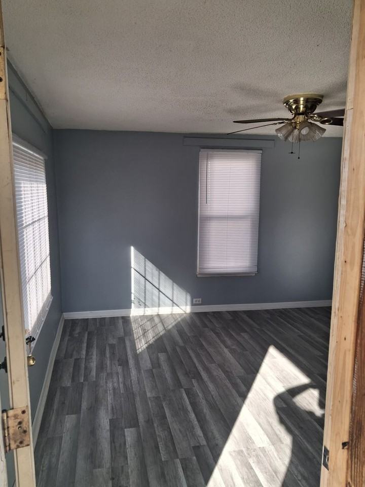 2005 E Laurel St - Photo 2 of 8