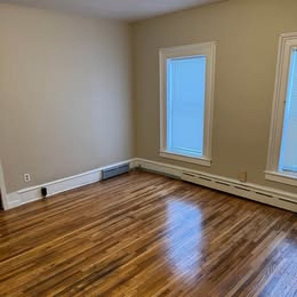 535 7th St Nw - Photo 3 of 8