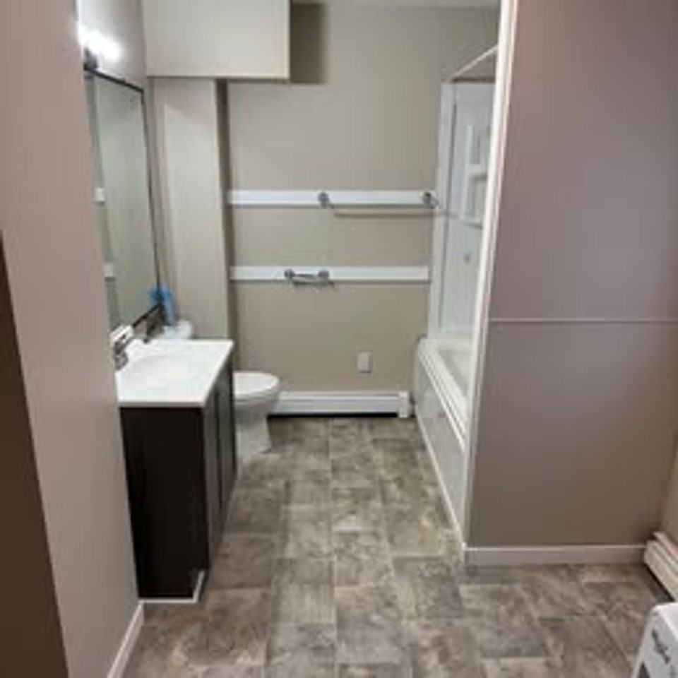 535 7th St Nw - Photo 7 of 8