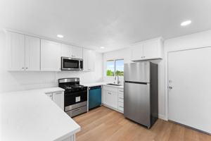 featured image of 1635 W Civic Center Dr