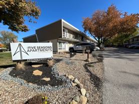 1414/1416 Oakland Rd NE (Cedar Rapids,IA) - Photo 1 of 1