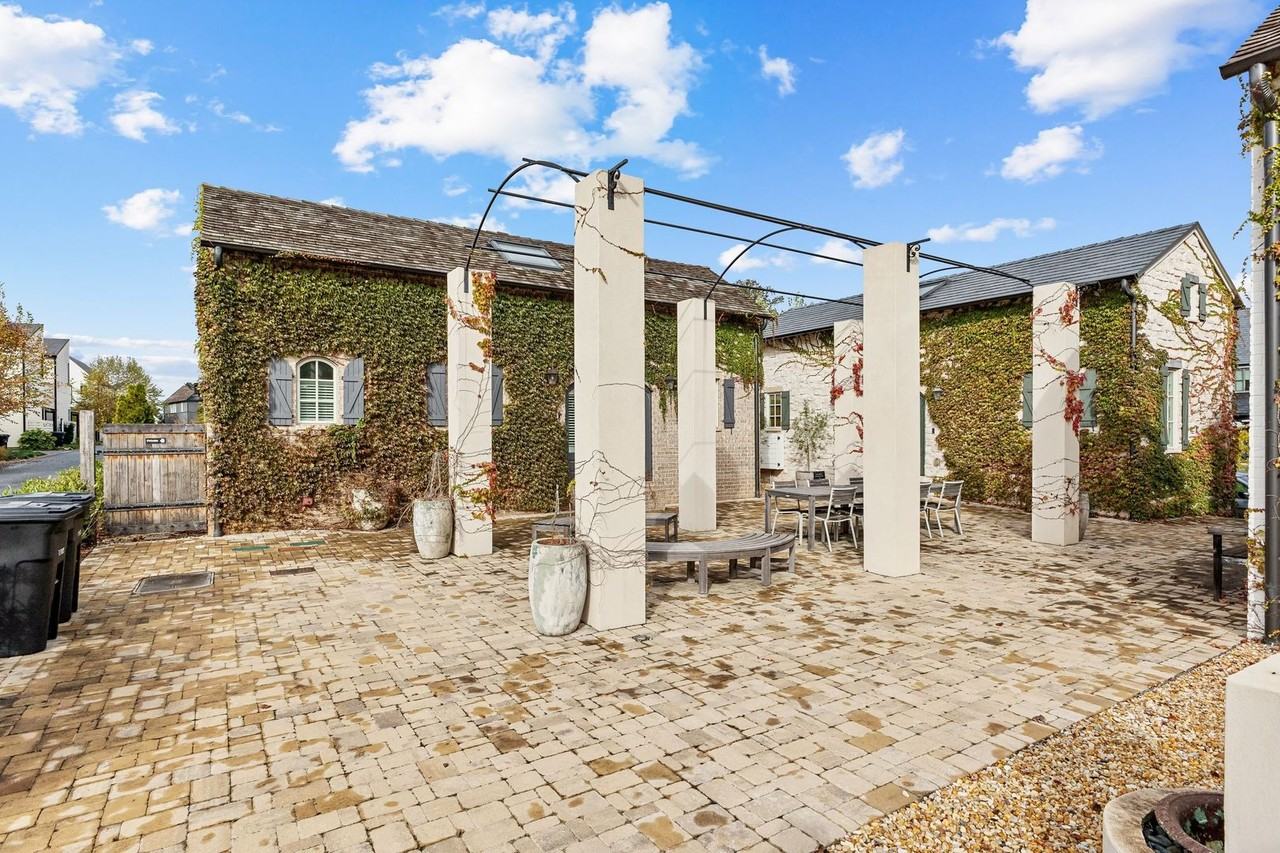 192 Breakspear Ln - Photo 3 of 6