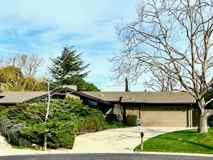 498 Kendale Rd - Photo 1 of 1