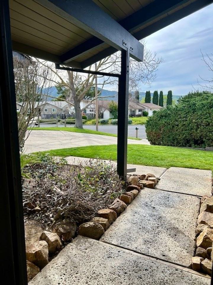 498 Kendale Rd - Photo 6 of 30