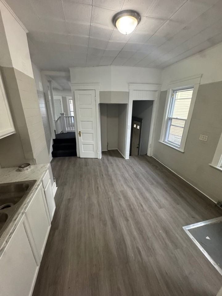 578 E 107th St - Photo 4 of 18