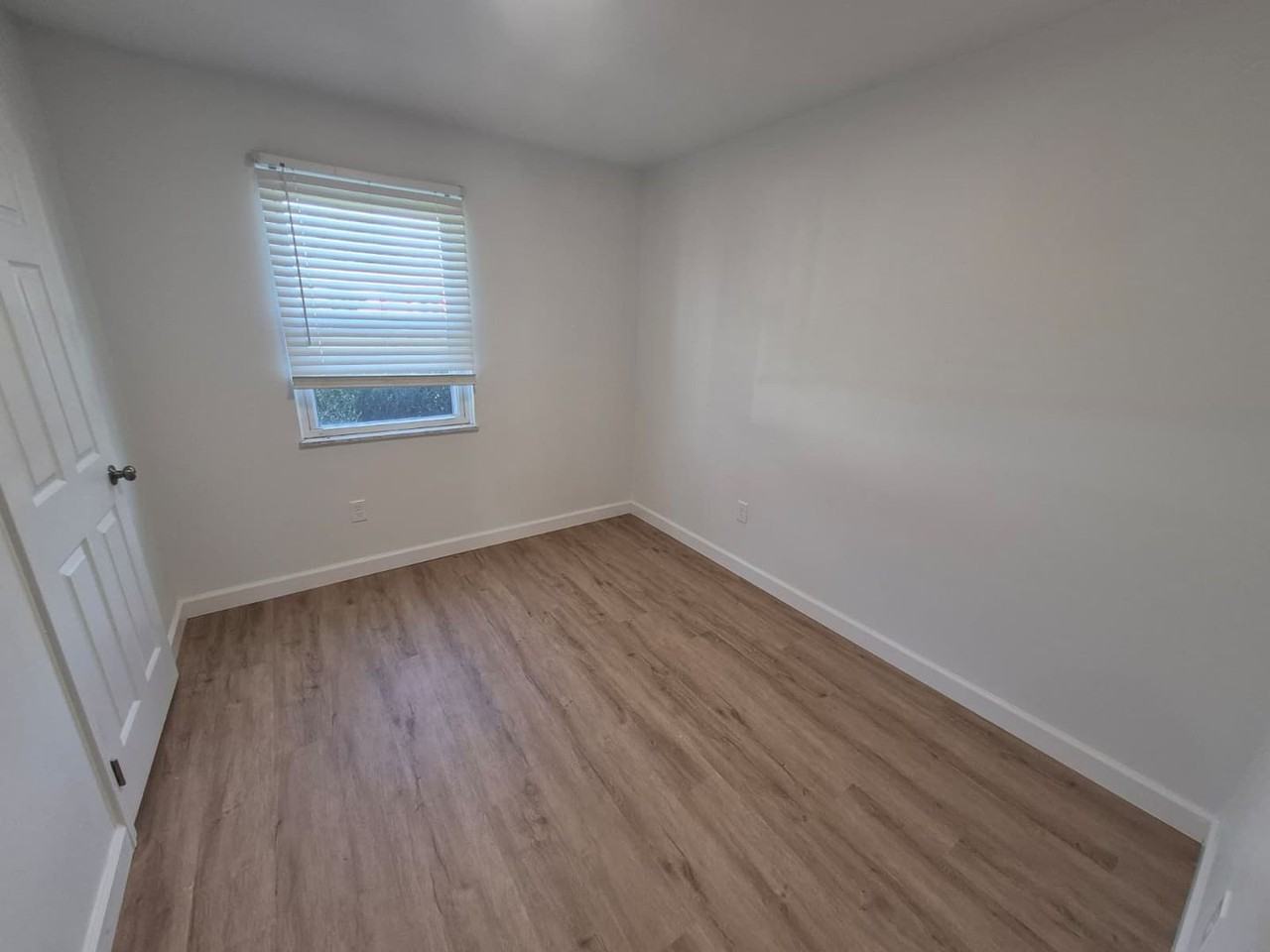 212 Saint Jude Cir - Photo 7 of 19