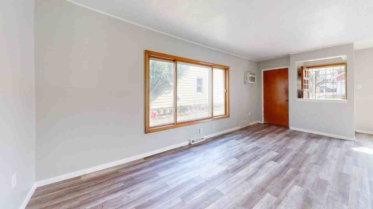 7903 Jeffries Ave - Photo 6 of 12