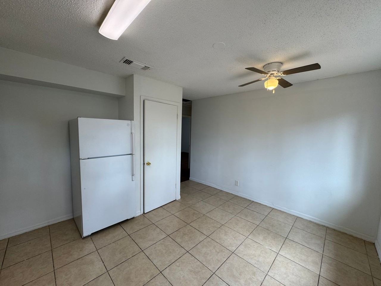 2815 Fayson Cir - Photo 3 of 18