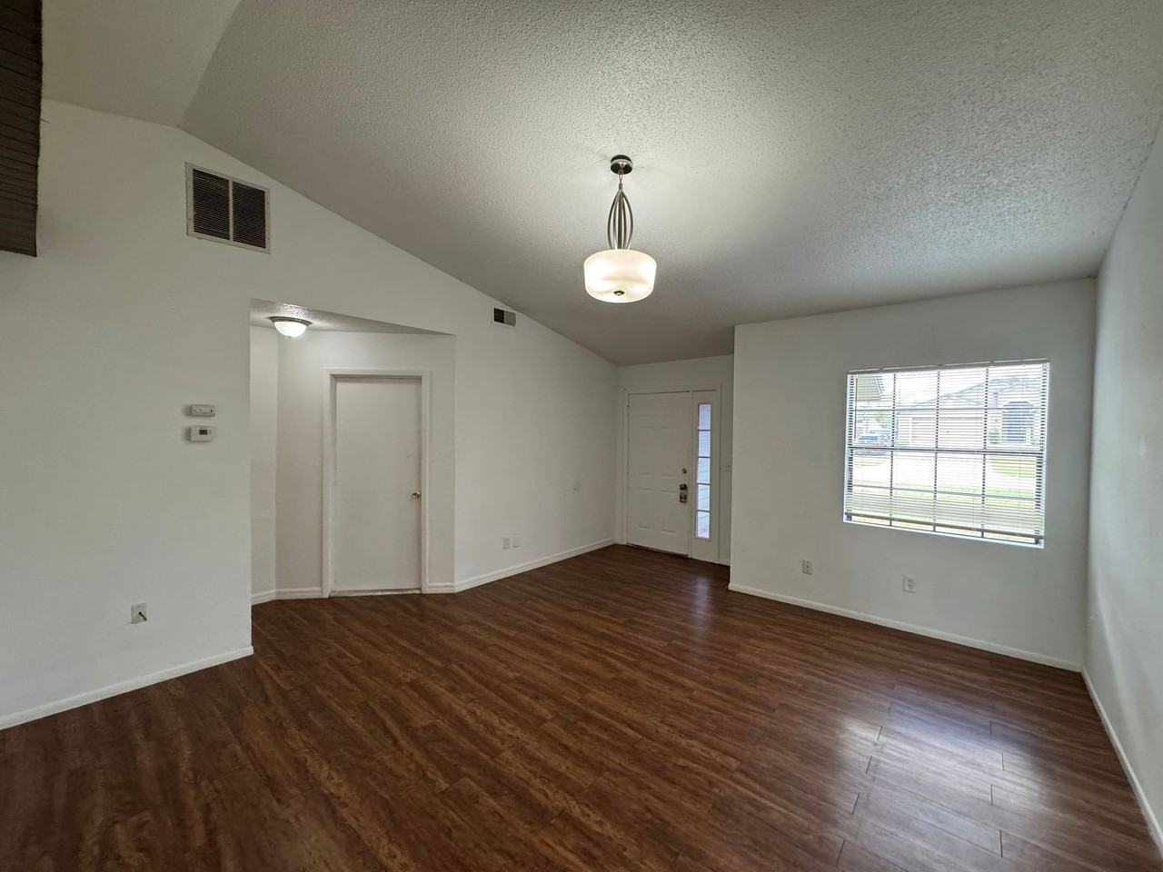 2815 Fayson Cir - Photo 4 of 18