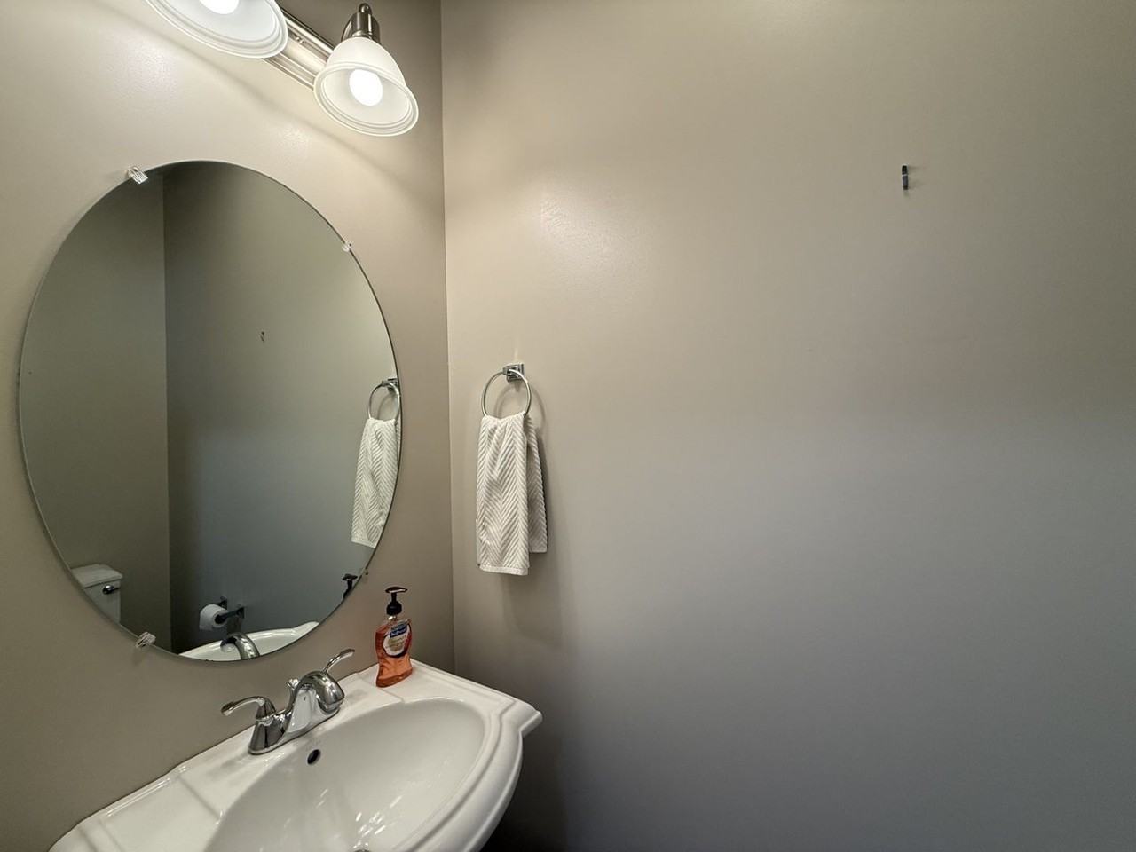 1771 Woodledge Dr - Photo 5 of 37