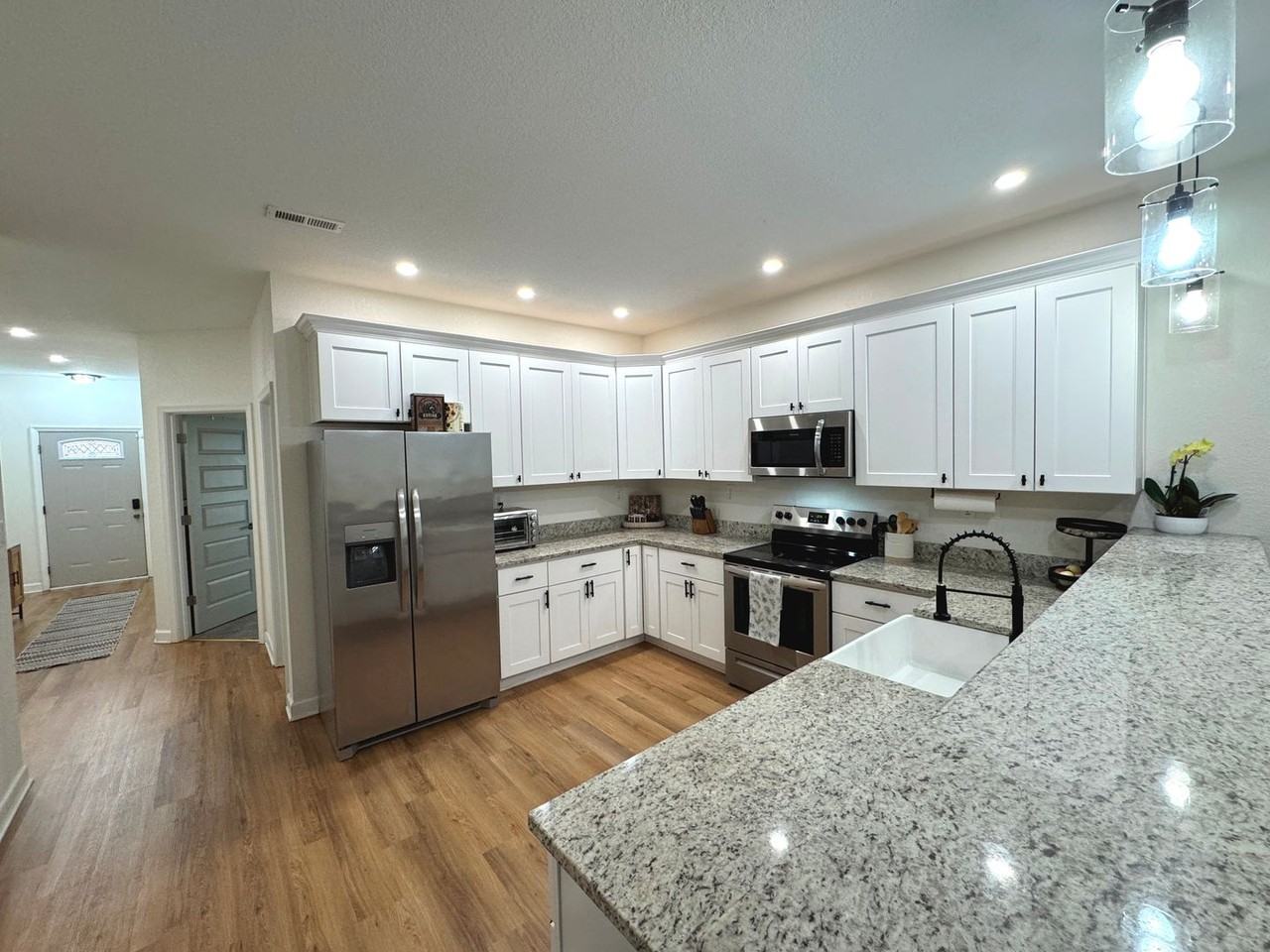 126 Riverview Ave - Photo 7 of 31