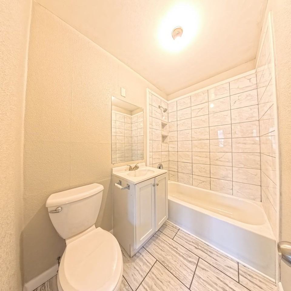 408 N 13th Ave - Photo 4 of 16