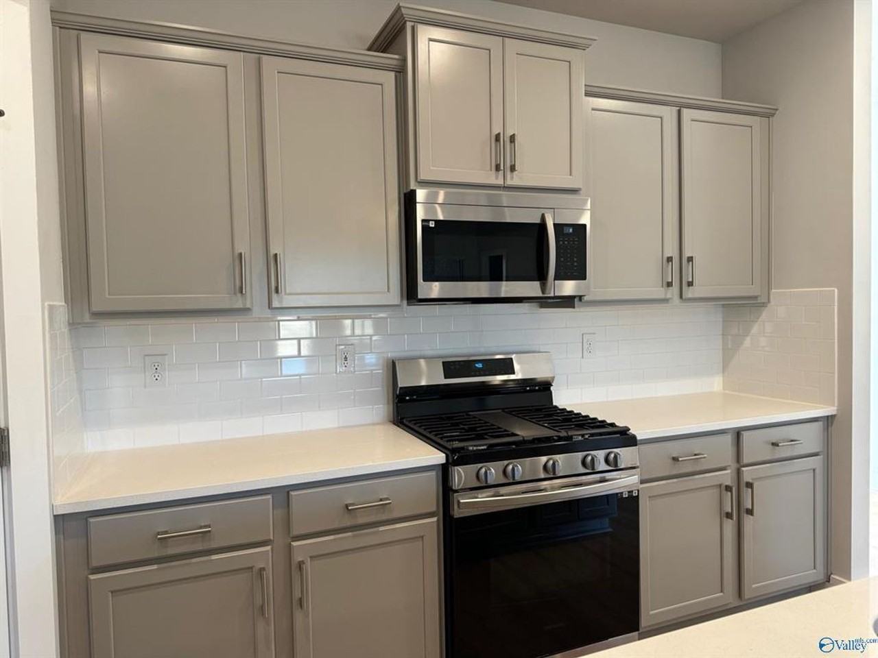 172 Shangrila Way - Photo 2 of 9