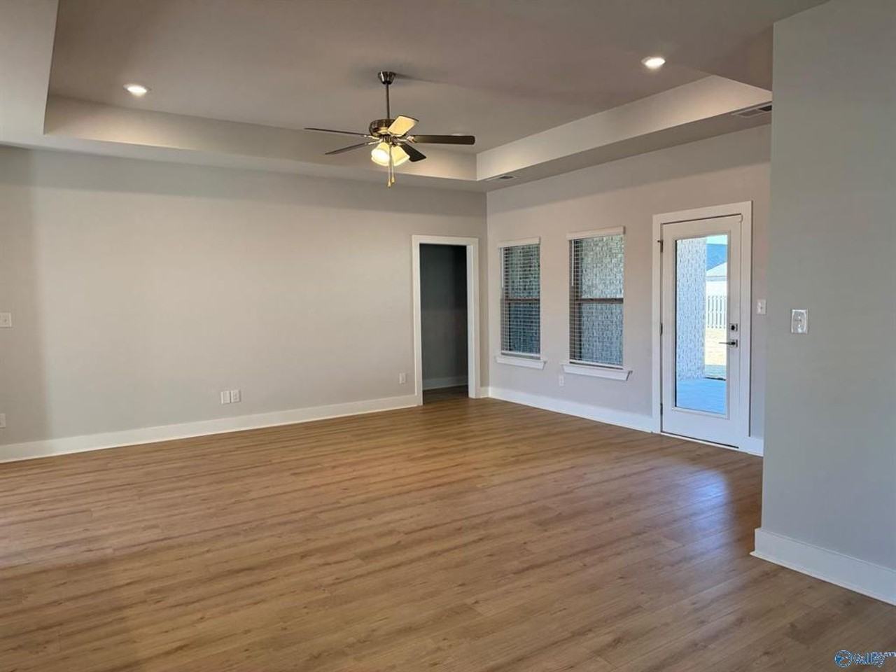 172 Shangrila Way - Photo 4 of 9