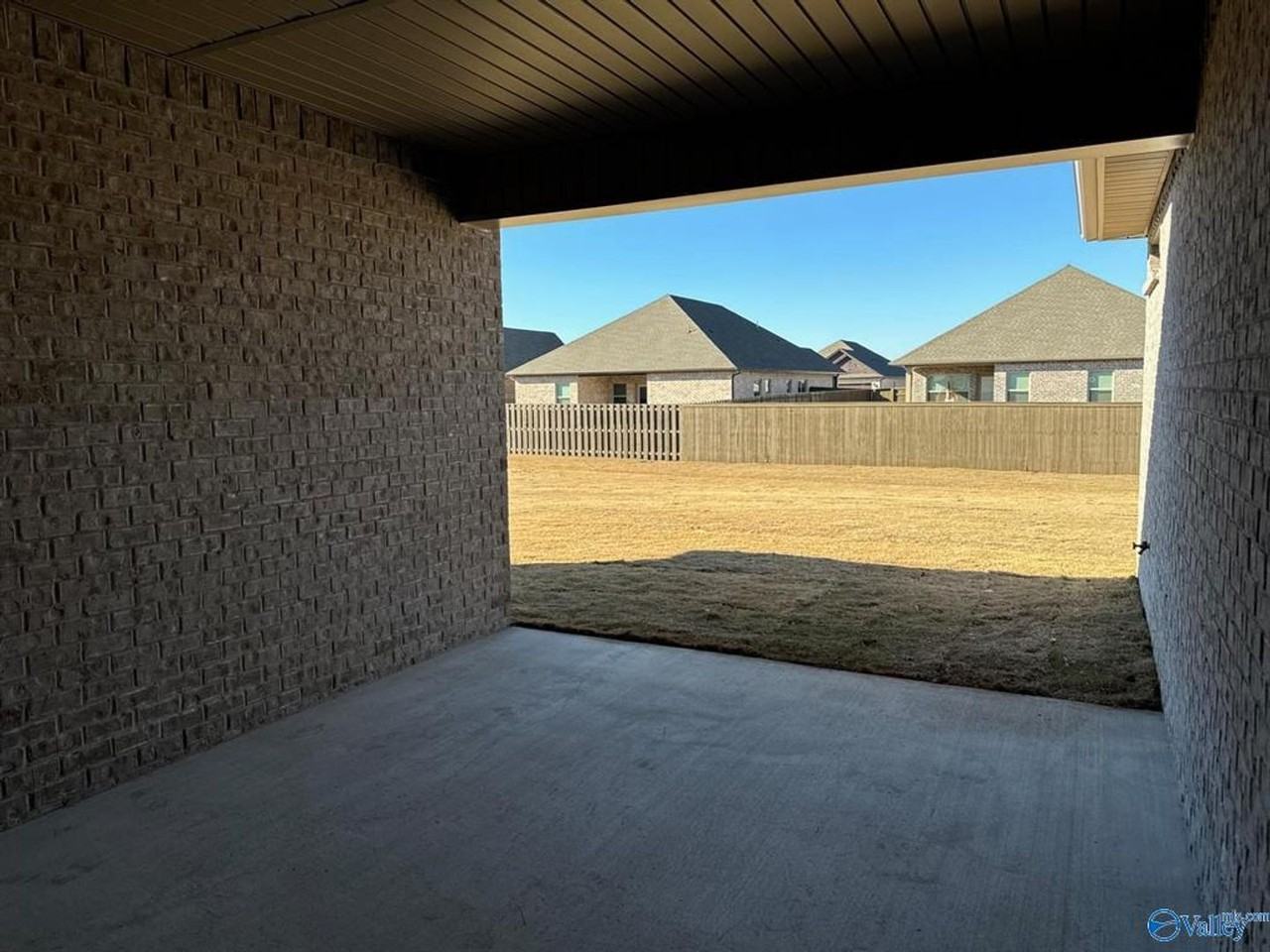 172 Shangrila Way - Photo 5 of 9