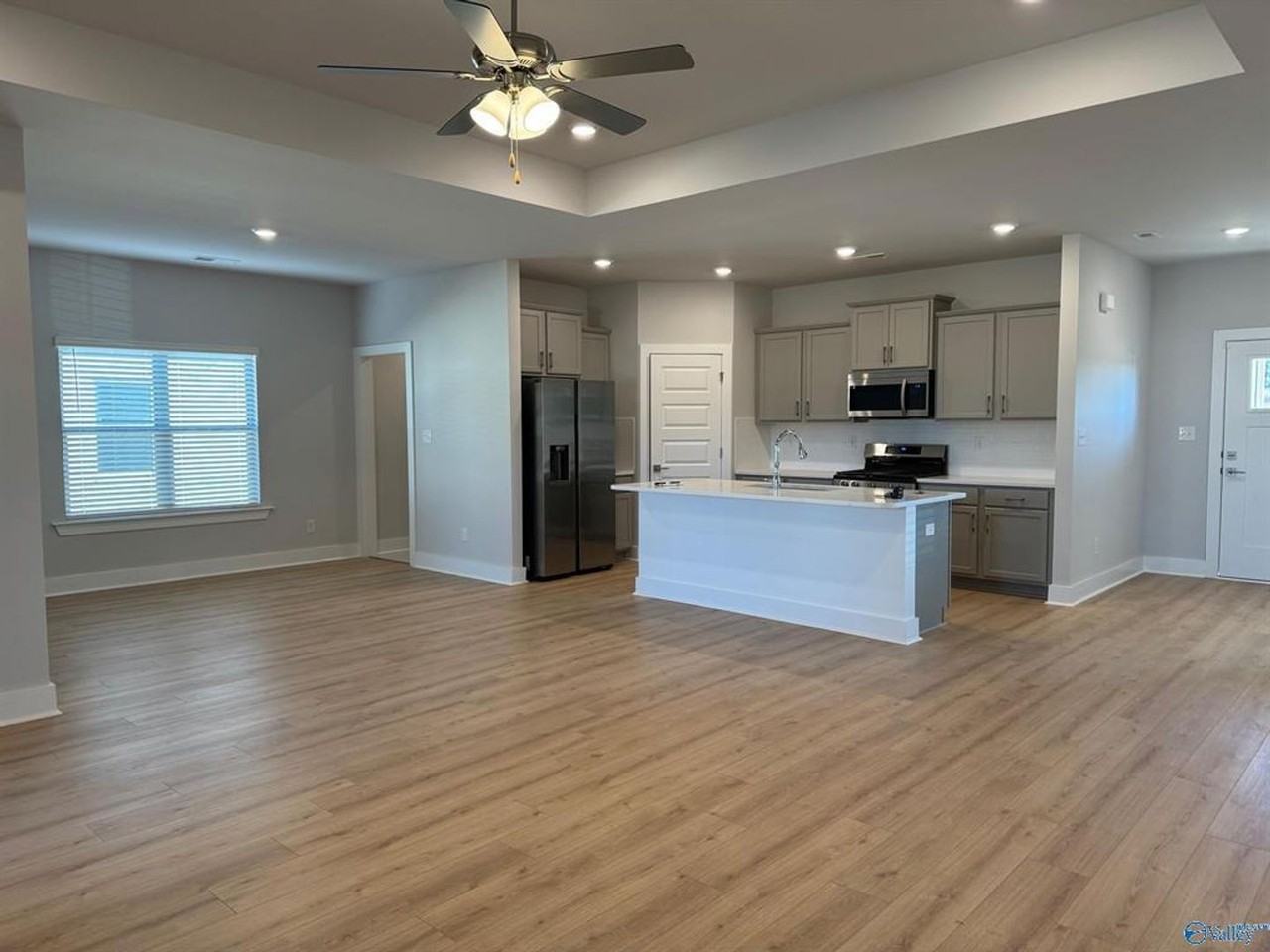 172 Shangrila Way - Photo 6 of 9