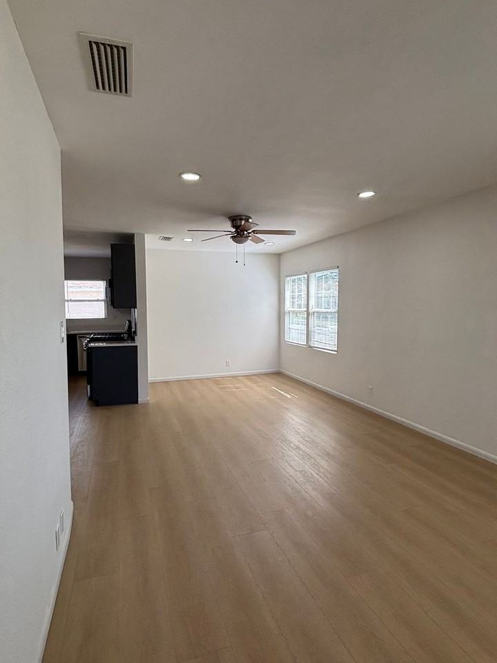 5502 Autry Ave - Photo 5 of 28