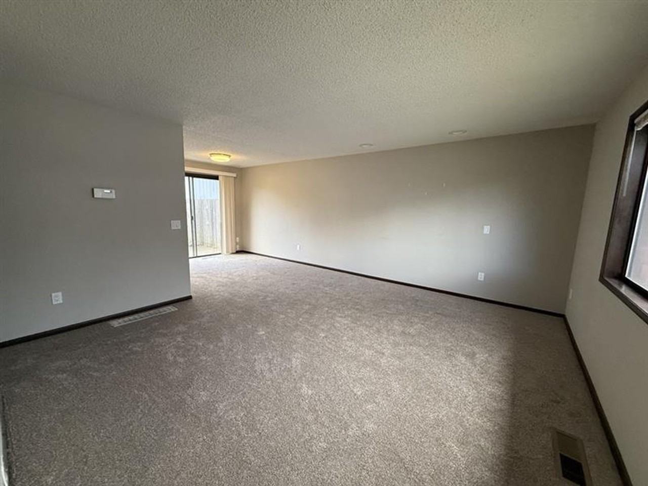 18807 Sw Butternut St - Photo 3 of 9