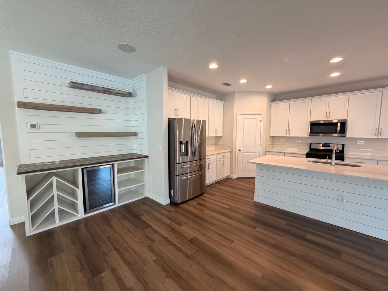 690 Windermere Way - Photo 5 of 26