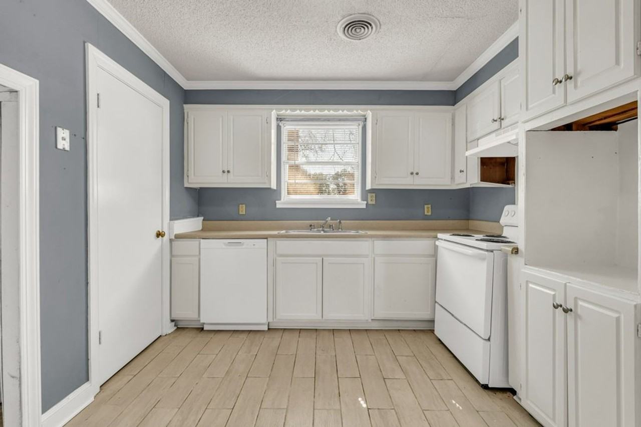 2303 Lafayette St - Photo 6 of 19