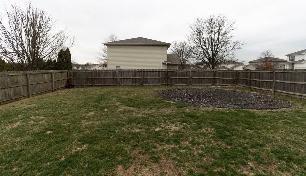 3303 Crow Ct - Photo 3 of 17