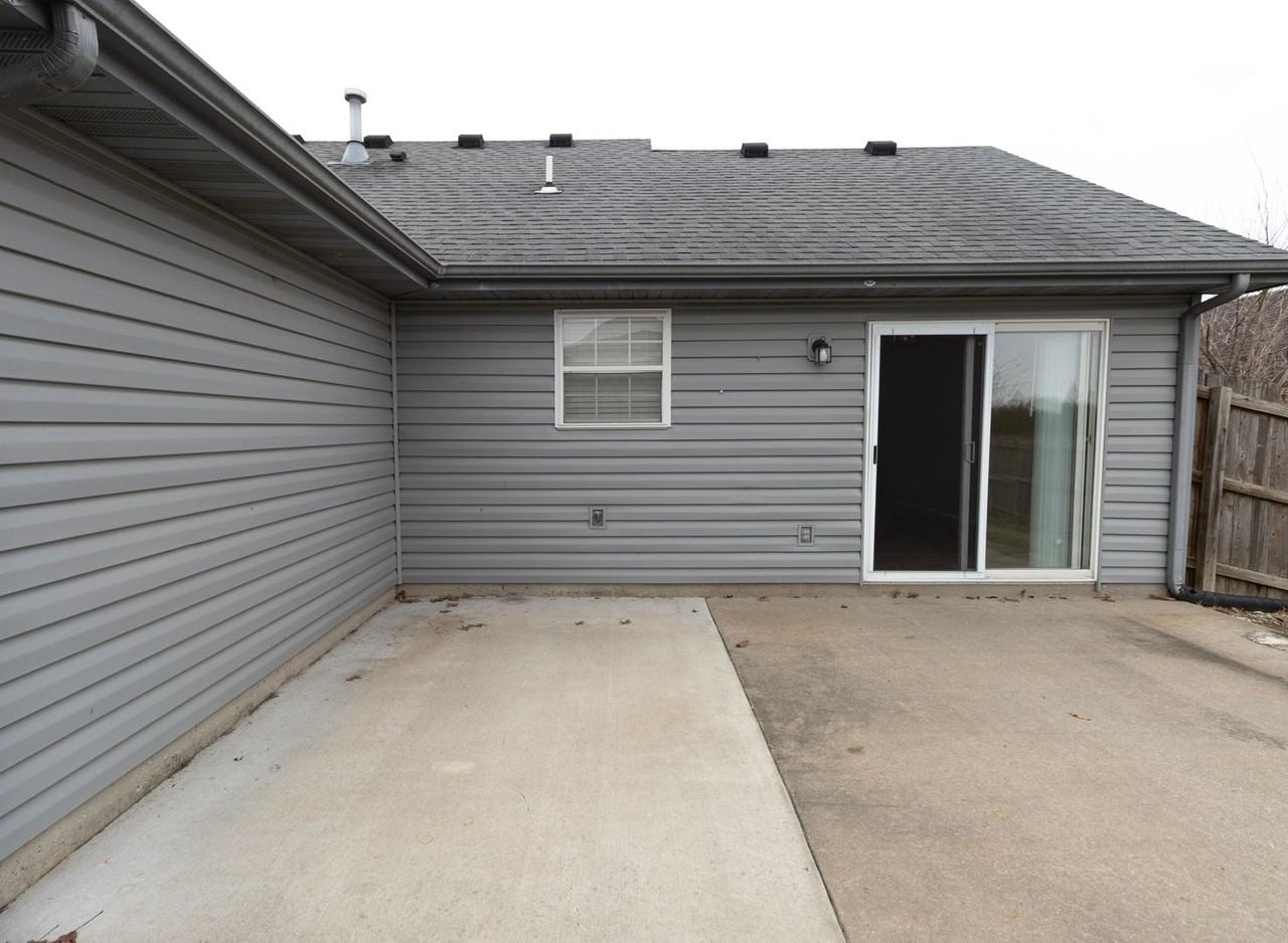 3303 Crow Ct - Photo 4 of 17