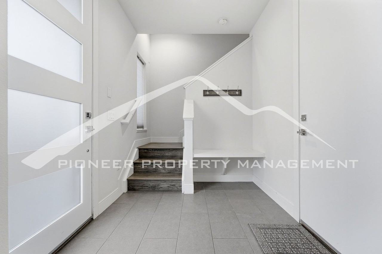 2410 Eliot St - Photo 3 of 22