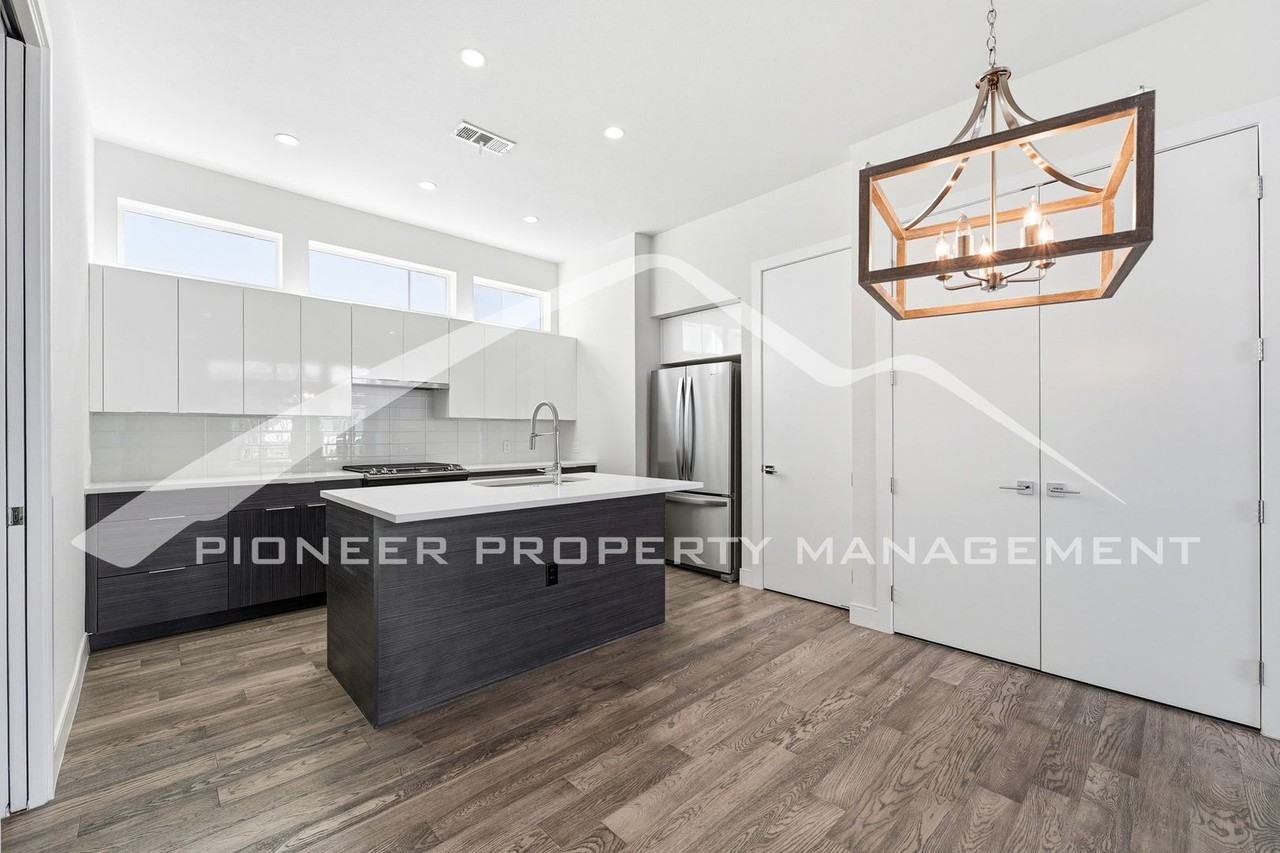 2410 Eliot St - Photo 7 of 22