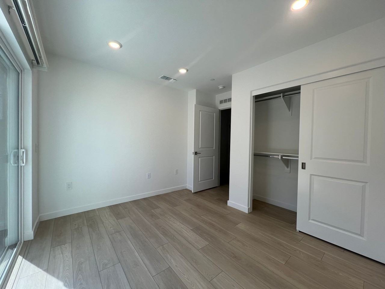 2536 Stage St - Photo 3 of 26