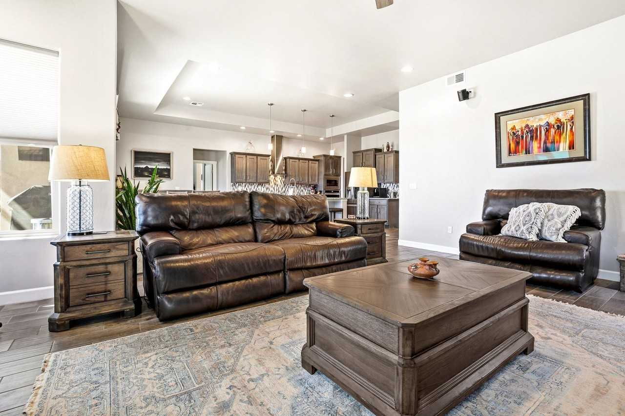 3458 Tesuque Dr - Photo 7 of 43