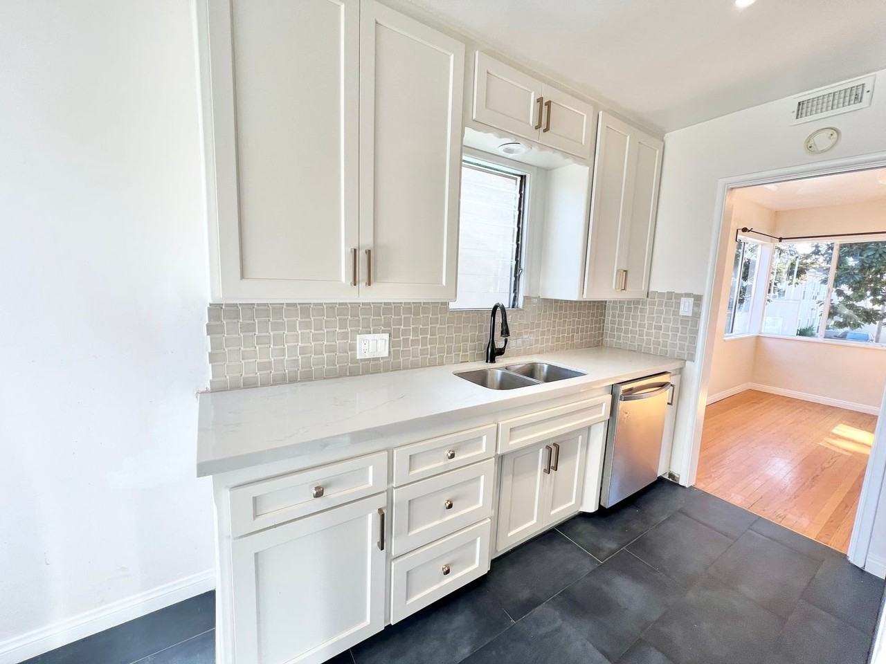 1575 E Appleton St - Photo 5 of 14