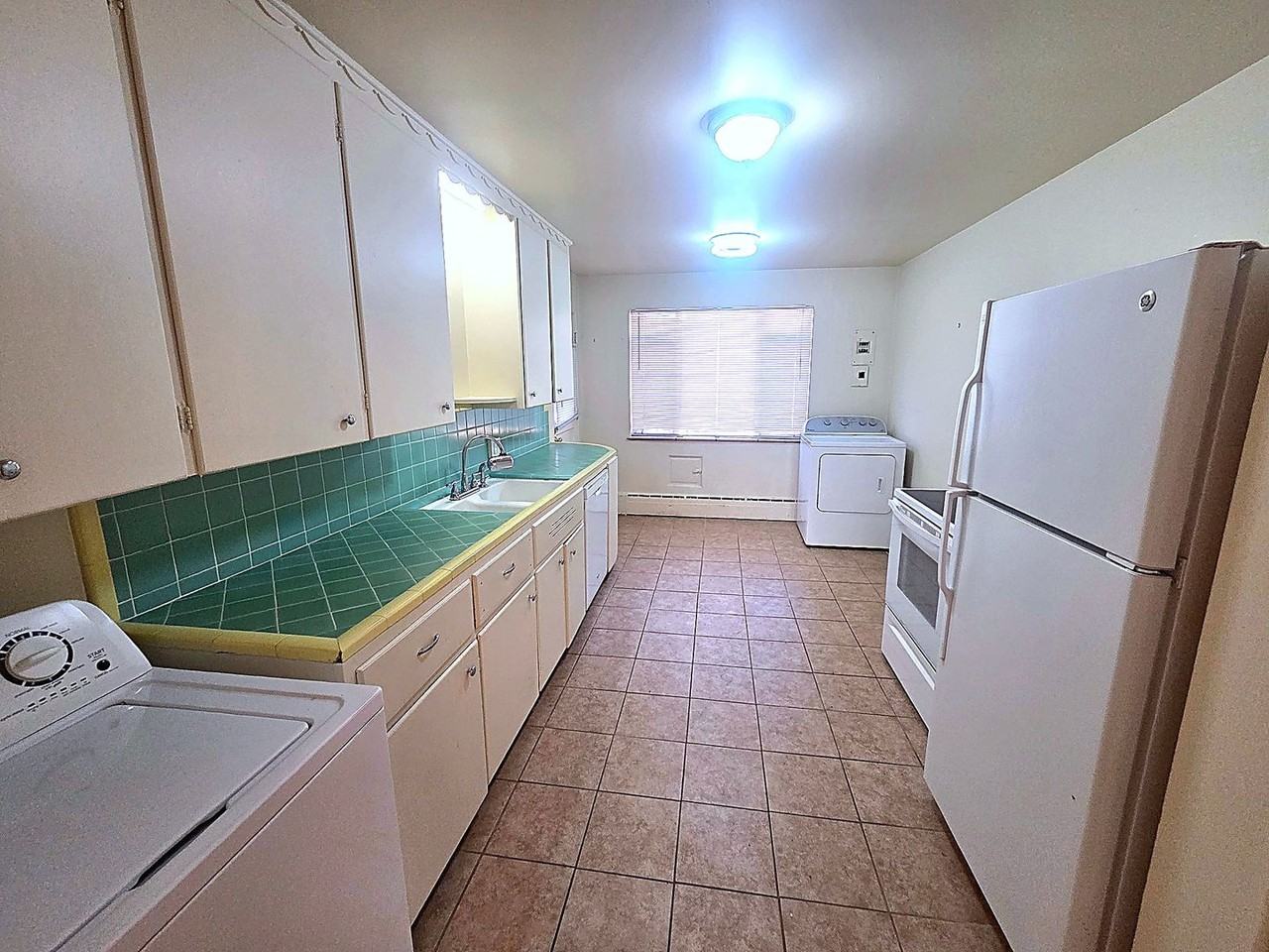 2829 E 13th Ave - Photo 5 of 11