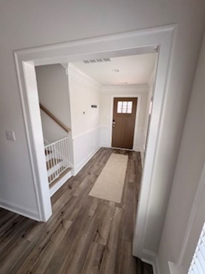 110 Hunters Hill Way - Photo 2 of 16