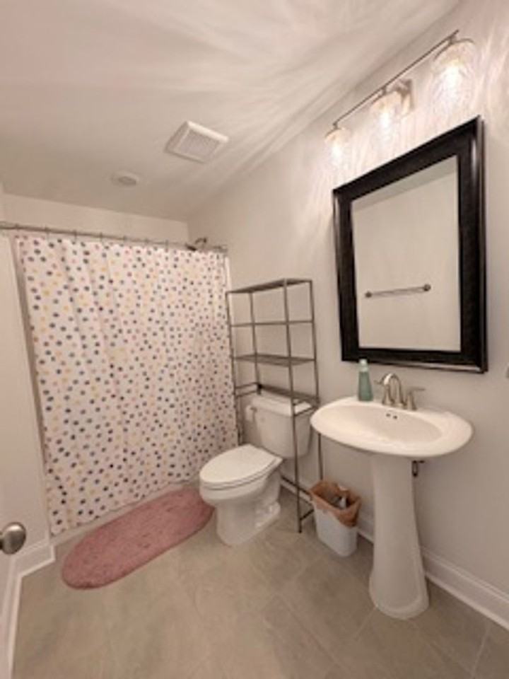 110 Hunters Hill Way - Photo 4 of 16