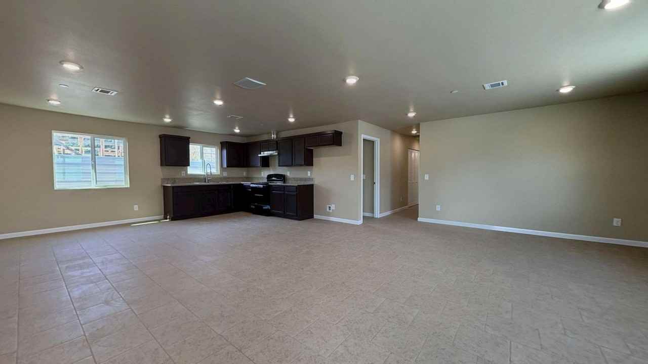 638 W 21st St. - Photo 2 of 44