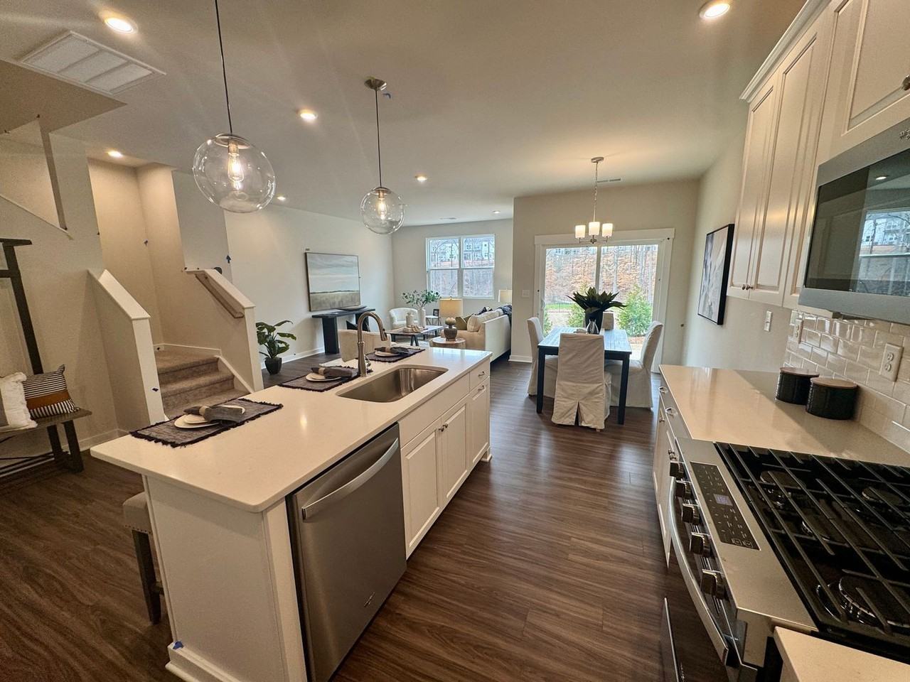 3105 Finchborough Ct - Photo 6 of 28