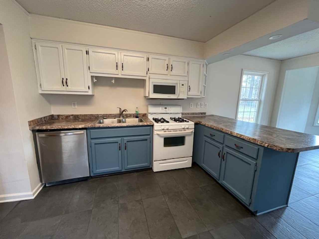 2960 Nolan Rd - Photo 6 of 16