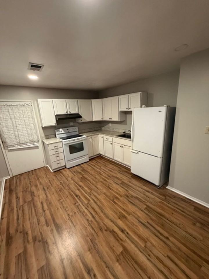 4219 Longfield Dr - Photo 2 of 10