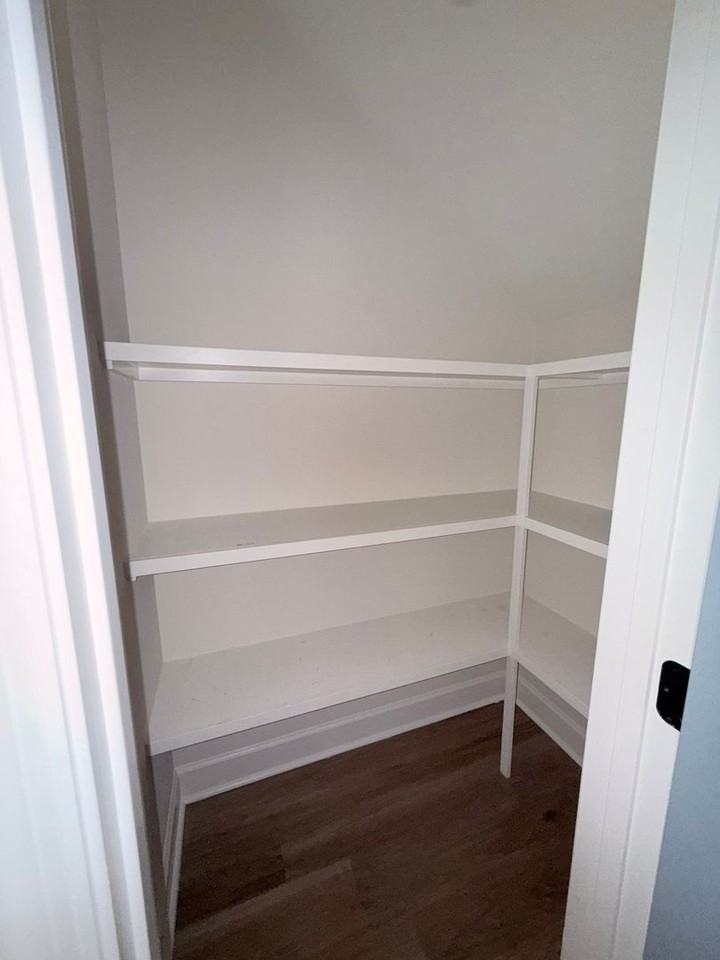 1323 N Bronough St - Photo 5 of 10